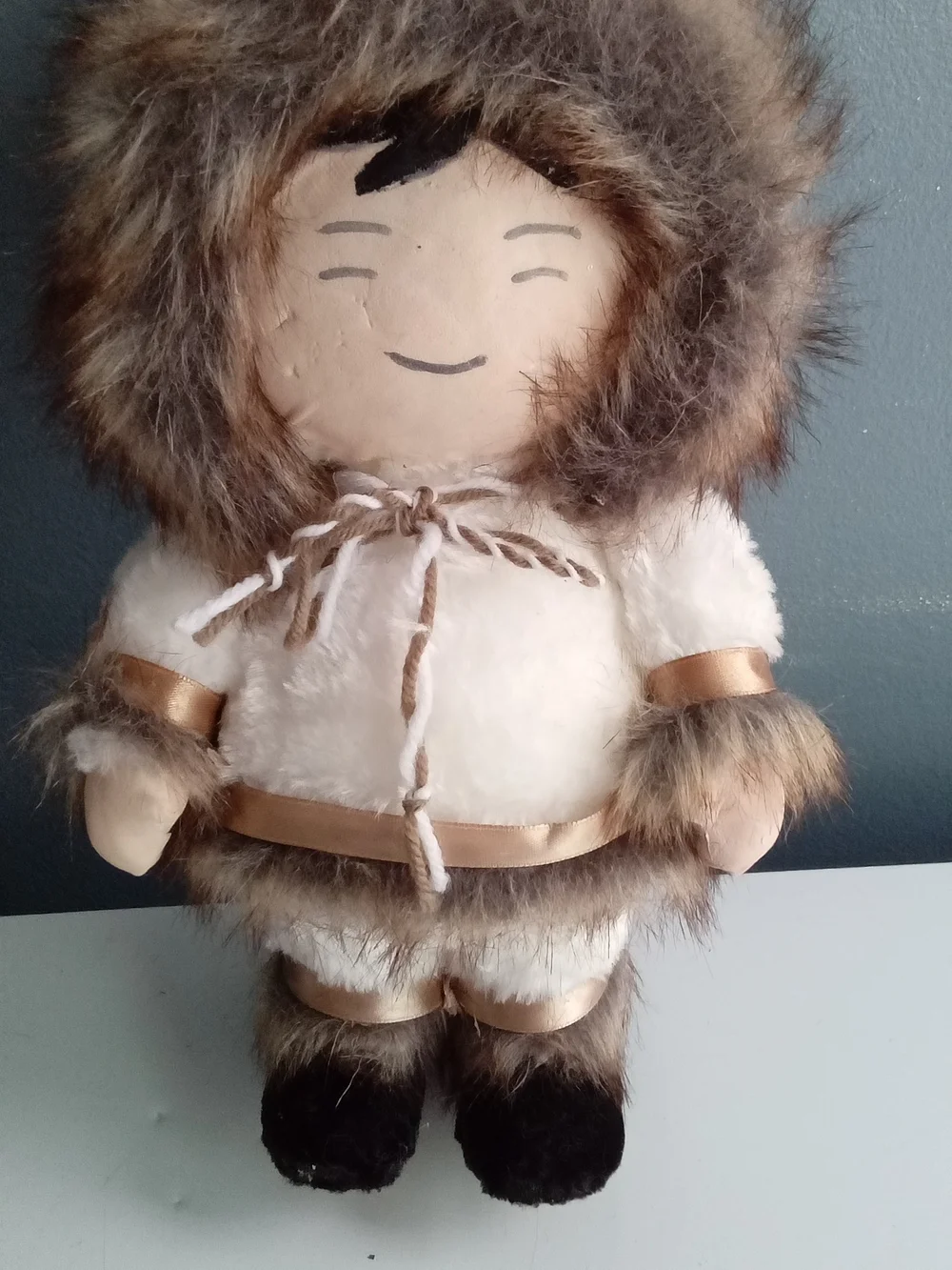 Vintage‎ Eskimo Inuit Plush Doll White Parka Faux Fur Trim Cultural Decor